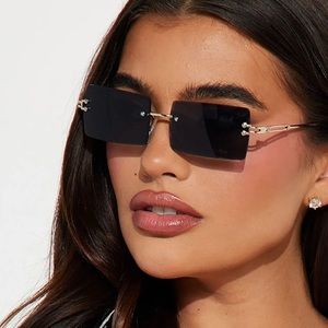 Fashion Nova Ocean Drive Babe Sunglasses - Black